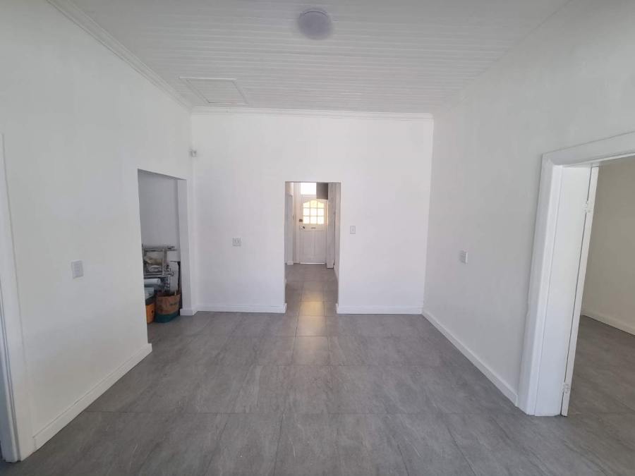 To Let 3 Bedroom Property for Rent in Wynberg Western Cape